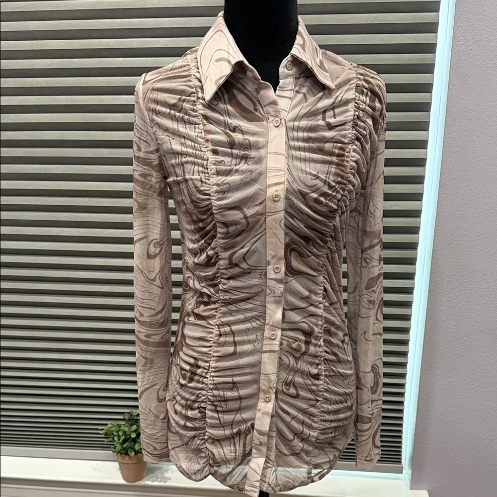 SHEIN Beige Marble Print Ruched Button-Down Shirt